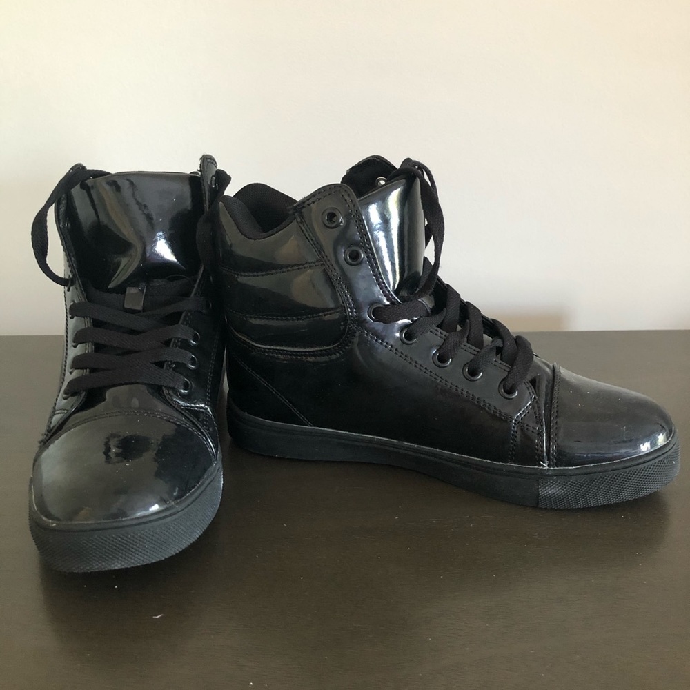 Women’s sneakers